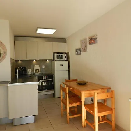 Apartment Bormes-les-mimosas, 2 Pieces, 4 Personnes - Fr-1-251-643 *